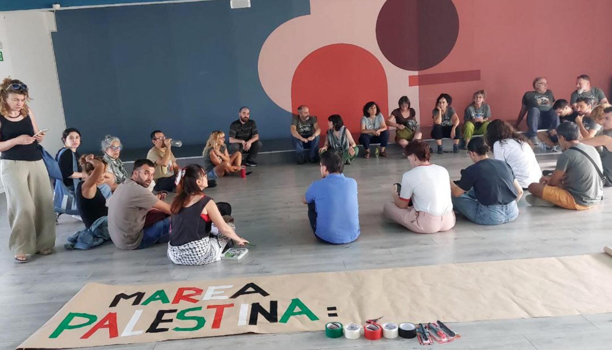 Encierro de profesores en Circulo de Bellas Artes - 1